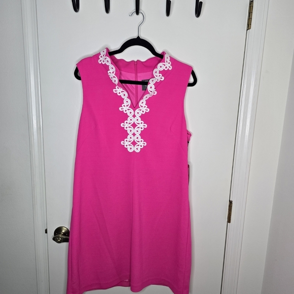 Vince Camuto Dresses & Skirts - Vince Camuto Fuchsia Dress Size 16 NWT